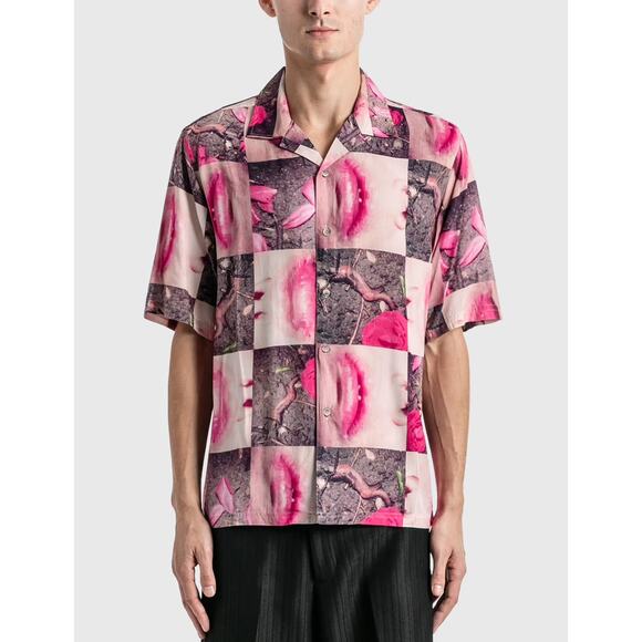 Pleasures Men's Wormy Lips Short Sleeve Button Down Shirt NWT Size Large - Picture 1 of 8